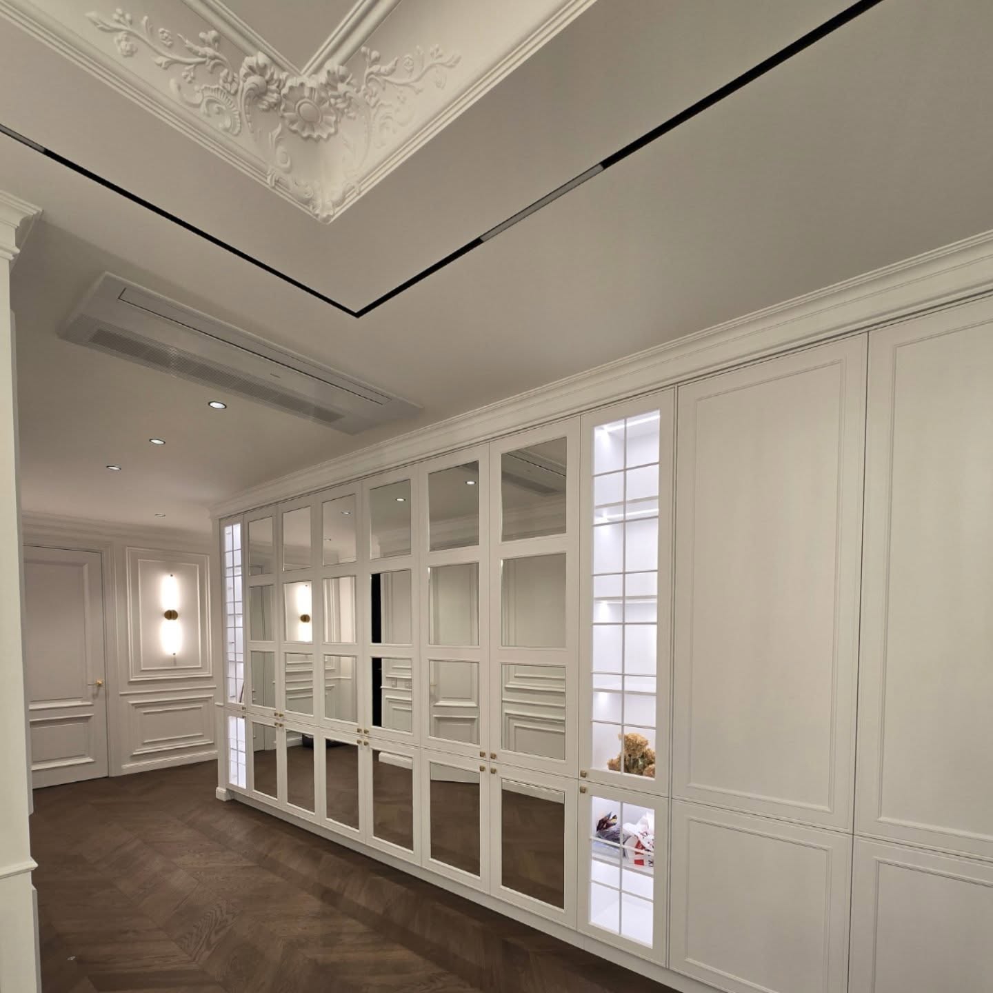 Finitions intérieures sur un chantier BATS TRAVAUX