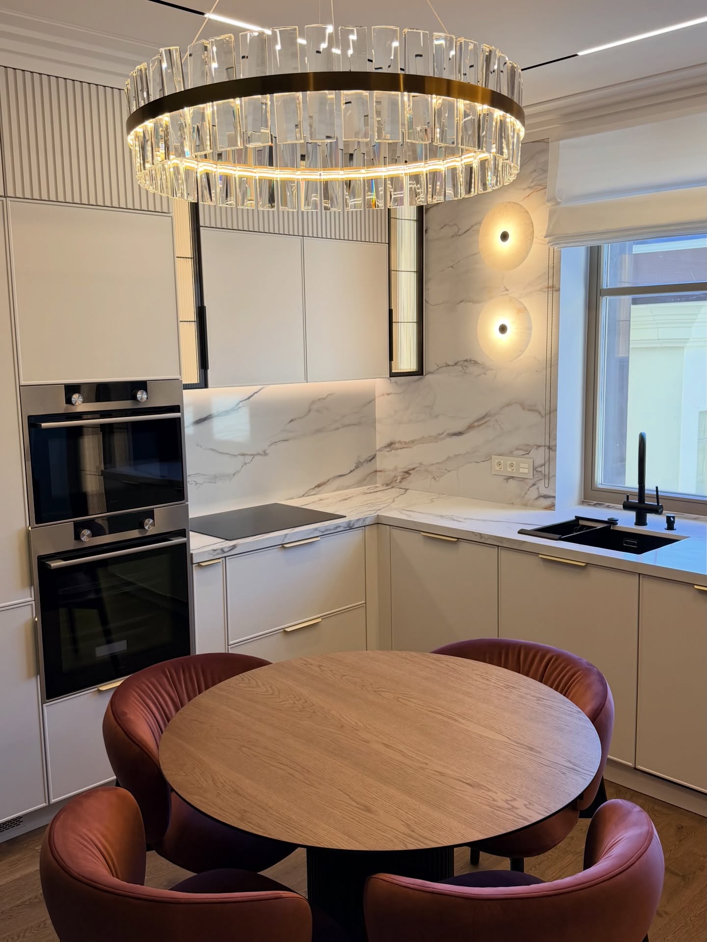 Rénovation d’un appartement moderne, coloré et haut de gamme à Neuilly-sur-Seine